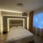 Apartament Center 1 *