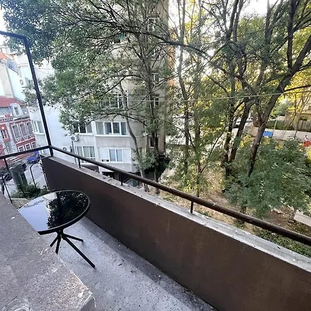 Center 1 * Βάρνα